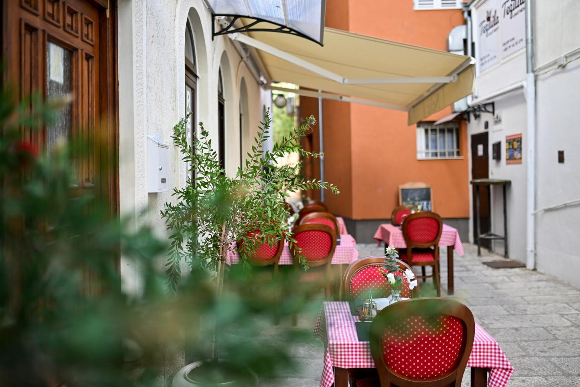 Apartments And Rooms Nekic Zadar Bagian luar foto