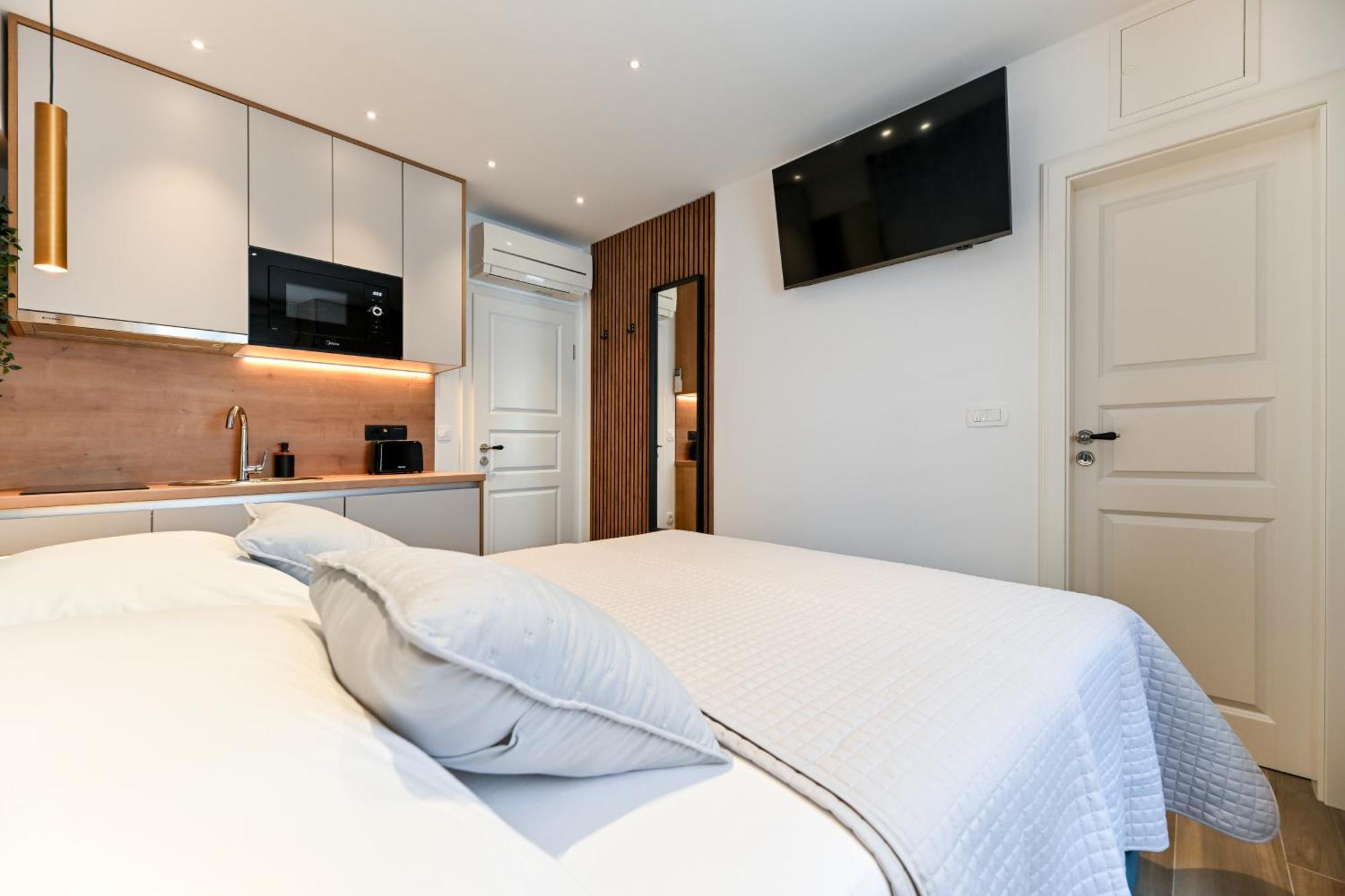 Apartments And Rooms Nekic Zadar Bagian luar foto