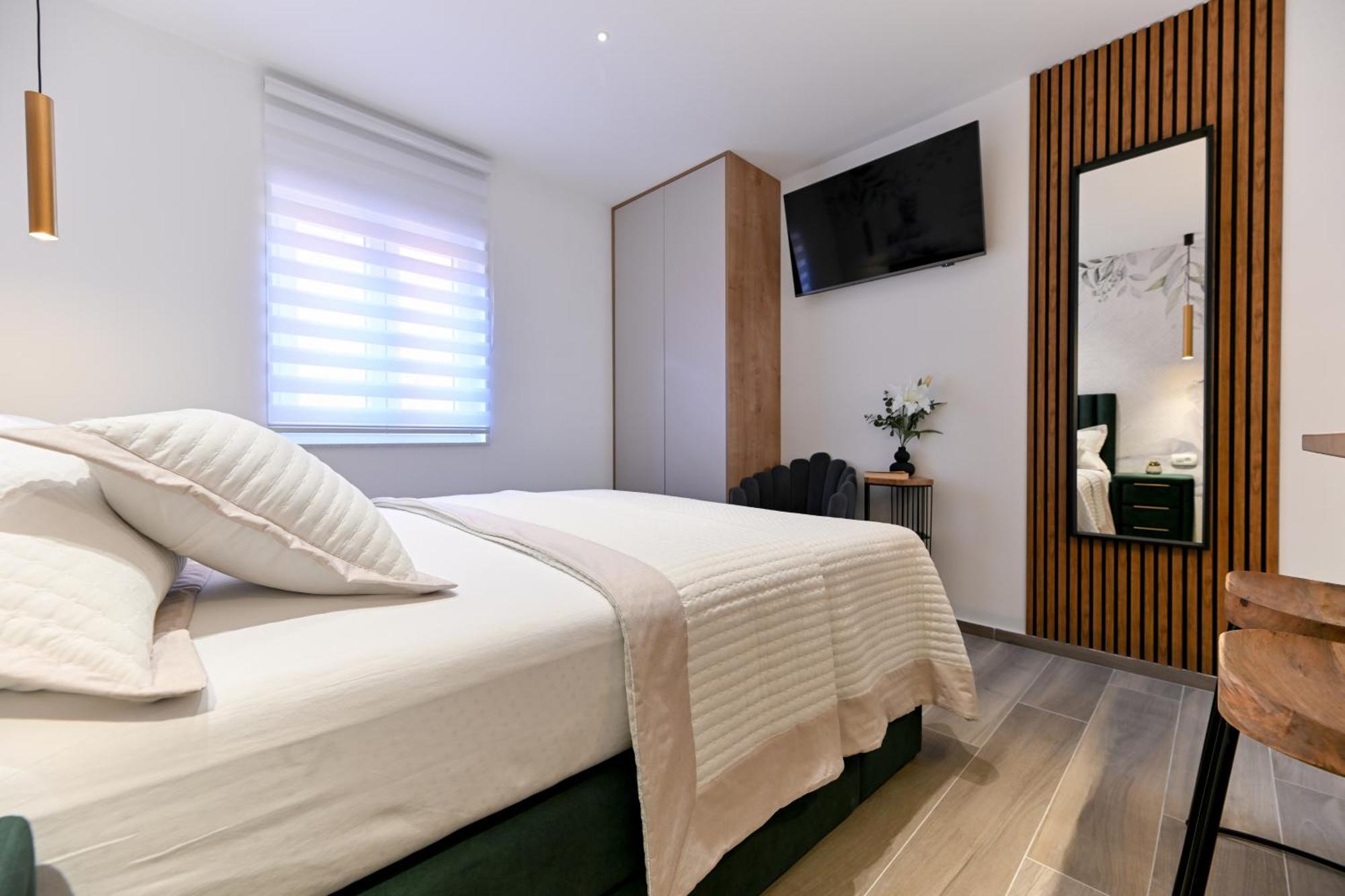 Apartments And Rooms Nekic Zadar Bagian luar foto