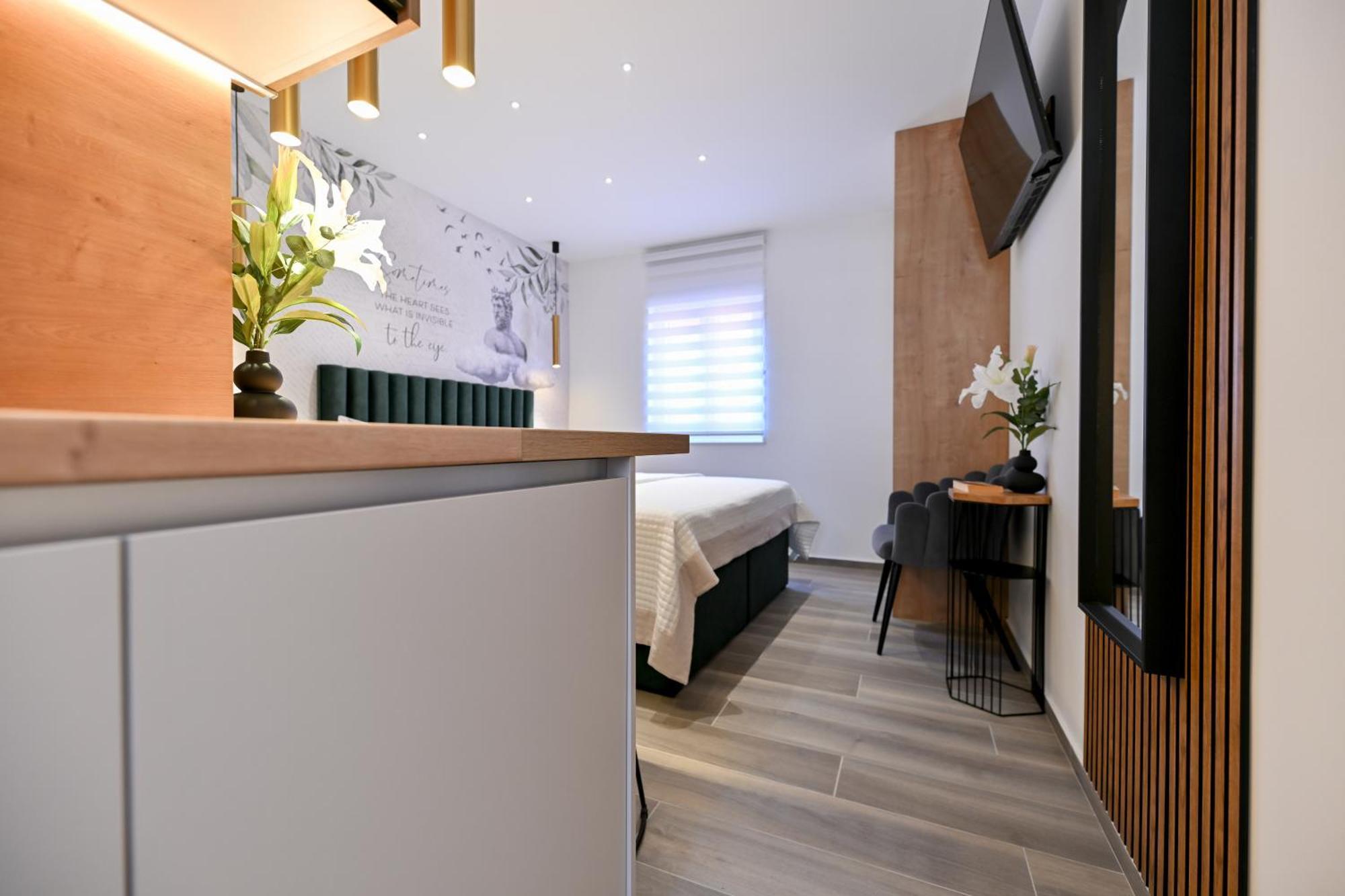 Apartments And Rooms Nekic Zadar Bagian luar foto