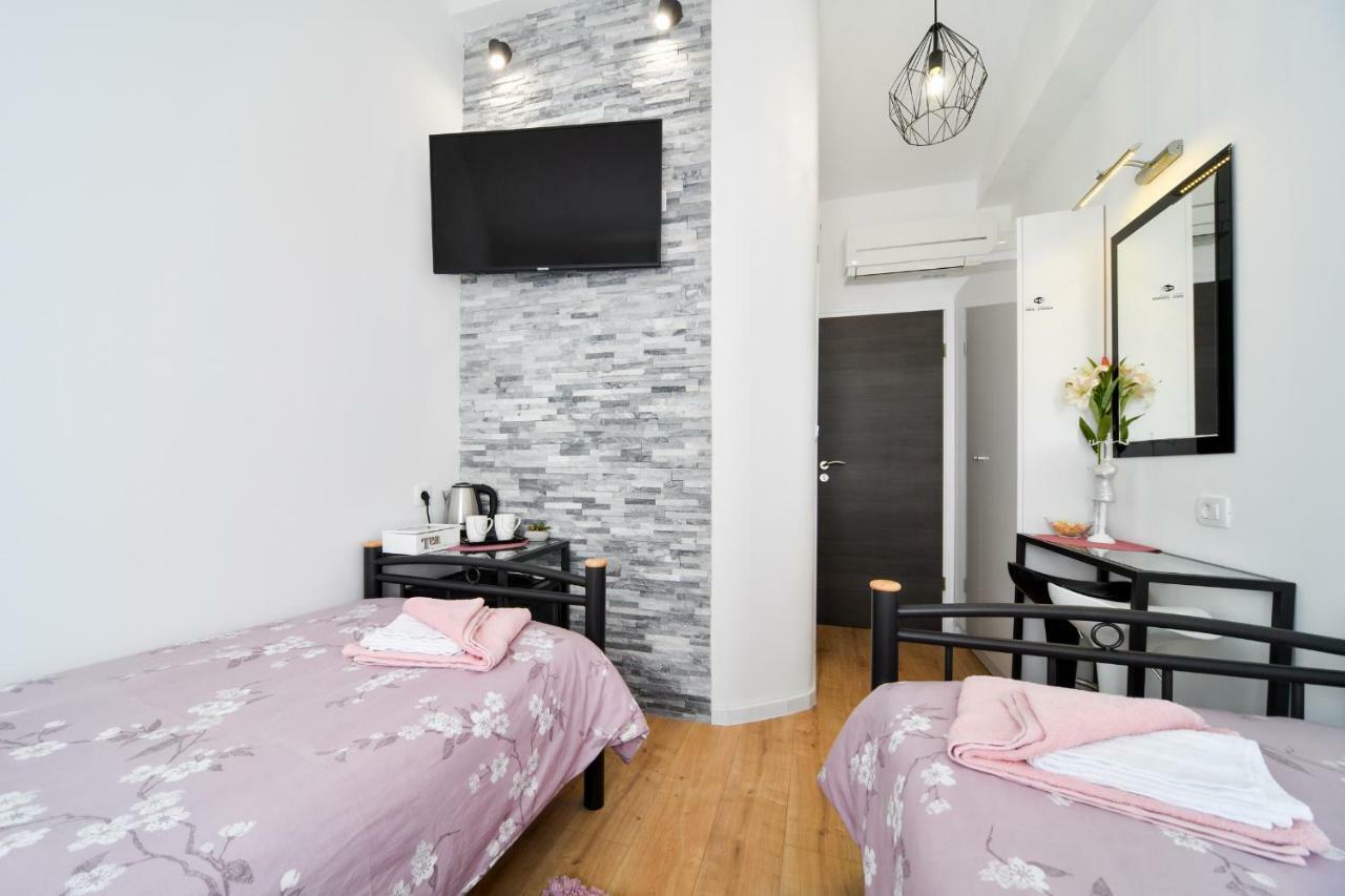 Apartments And Rooms Nekic Zadar Bagian luar foto